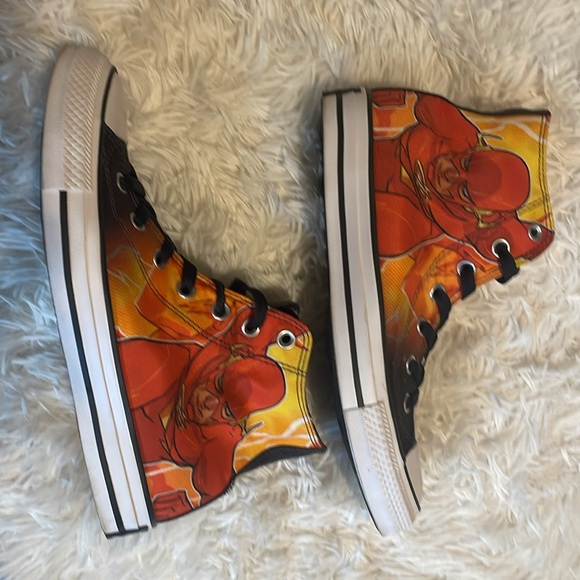 Converse DC Comics x Chuck Taylor All Star High ‘The Flash’ - Picture 5 of 6